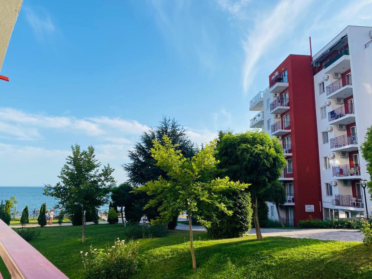 Apartment In Sveti Vlas Bagian luar foto