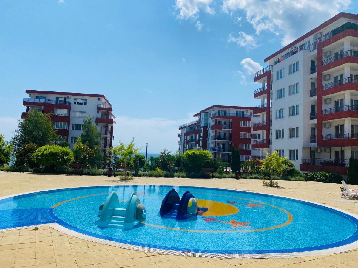 Apartment In Sveti Vlas Bagian luar foto