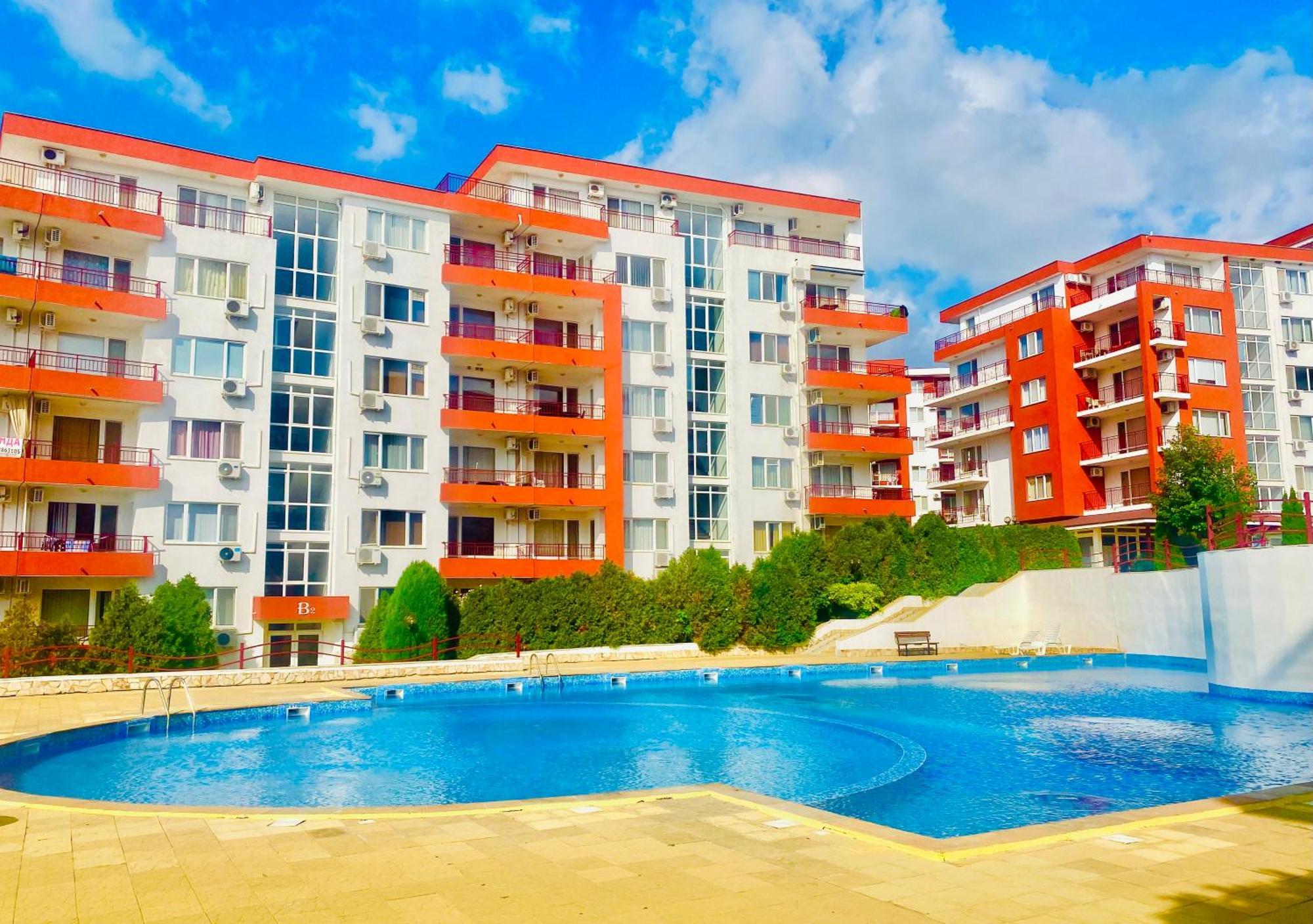 Apartment In Sveti Vlas Bagian luar foto