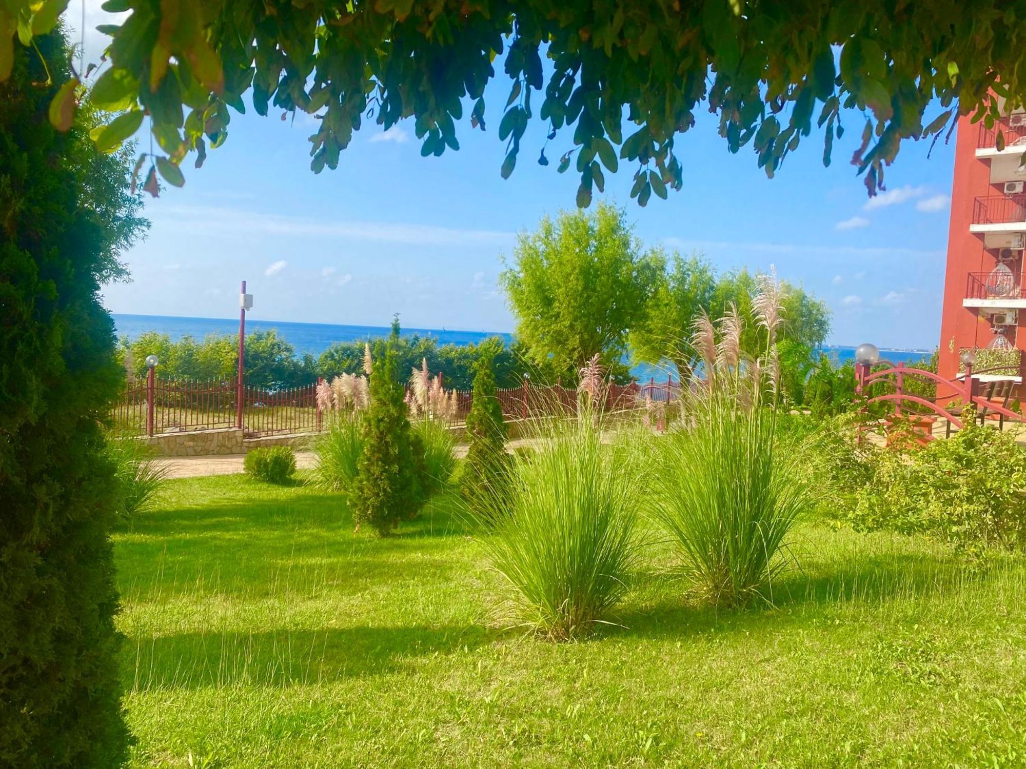 Apartment In Sveti Vlas Bagian luar foto