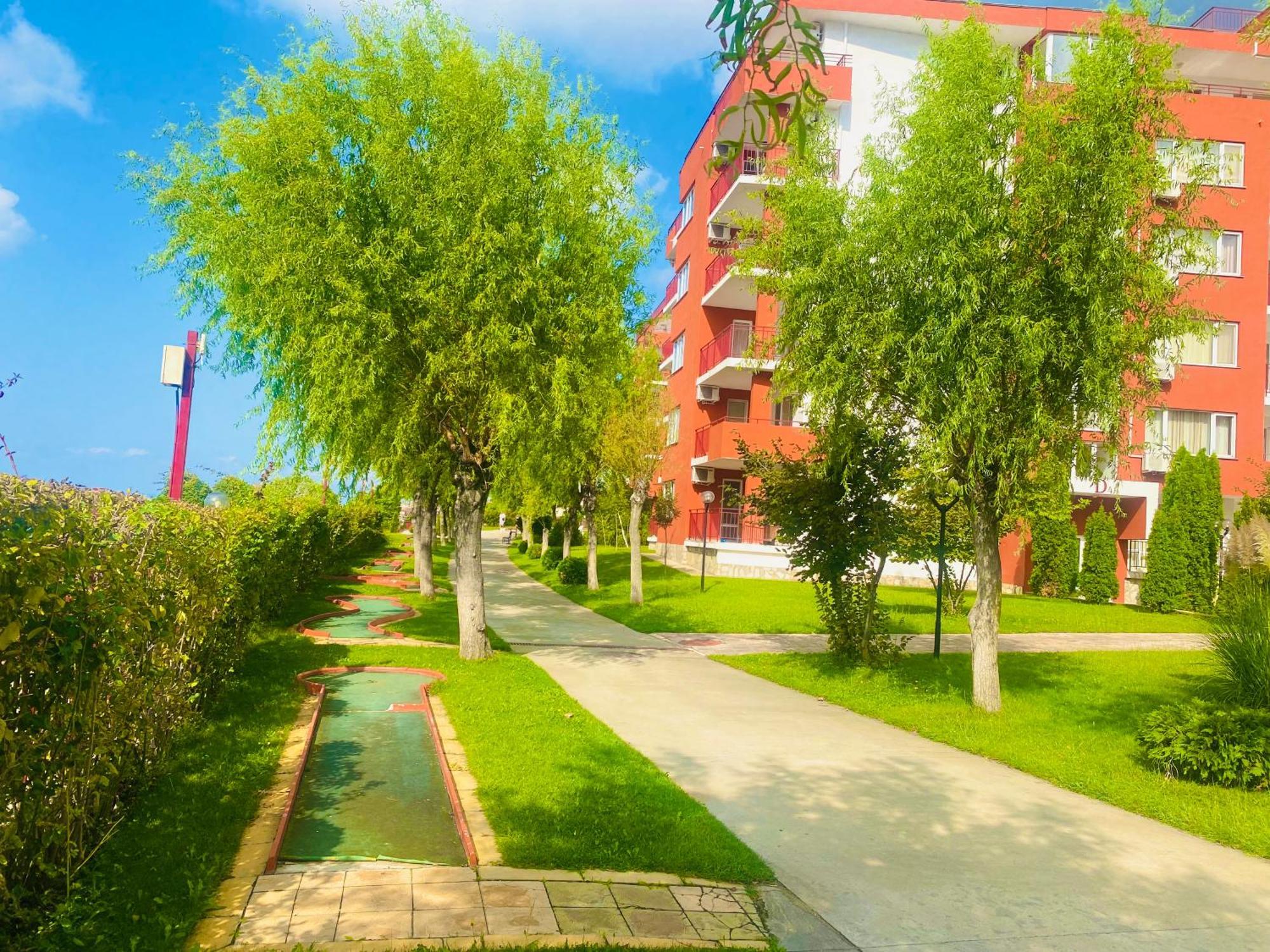Apartment In Sveti Vlas Bagian luar foto