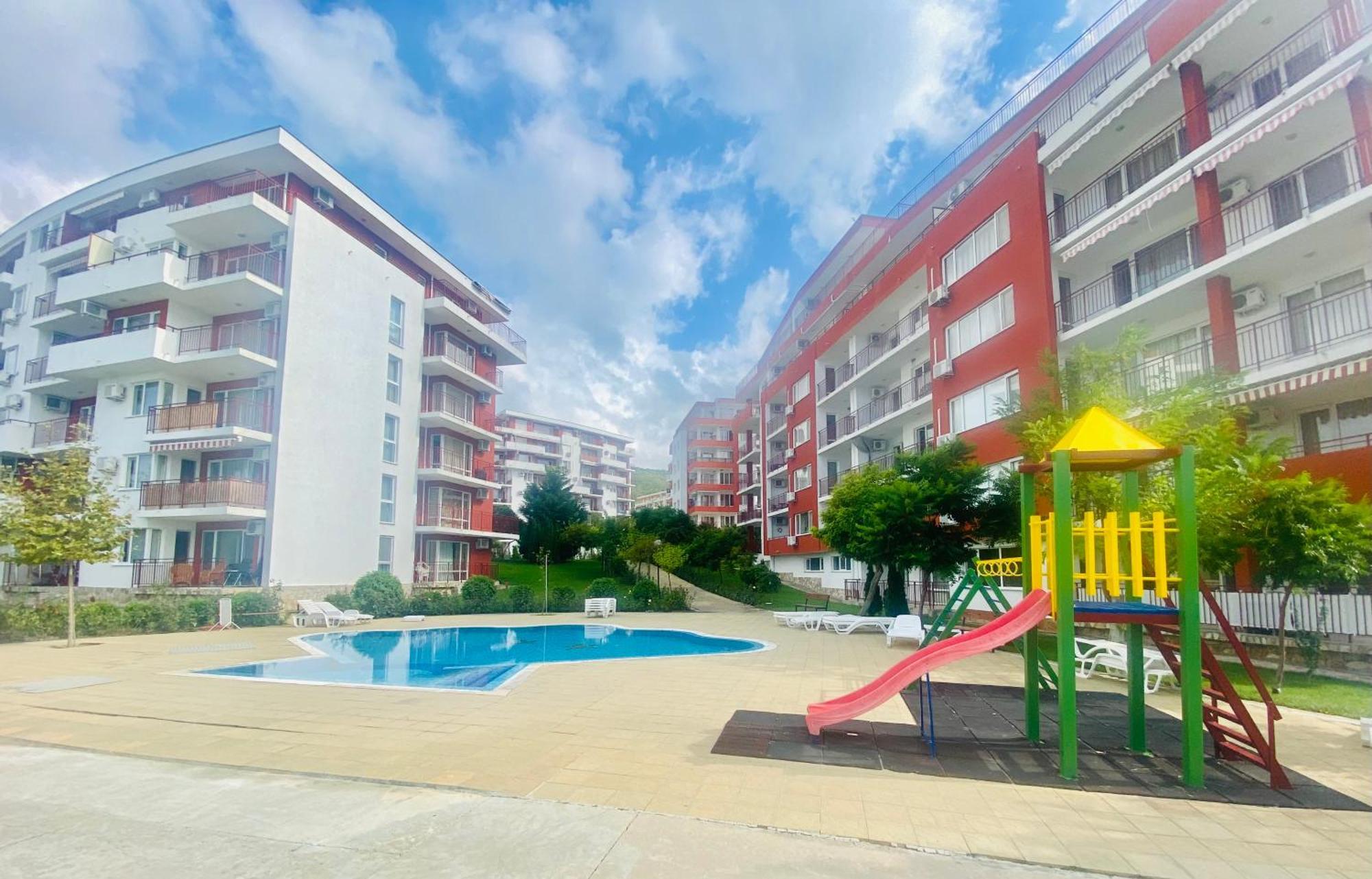 Apartment In Sveti Vlas Bagian luar foto