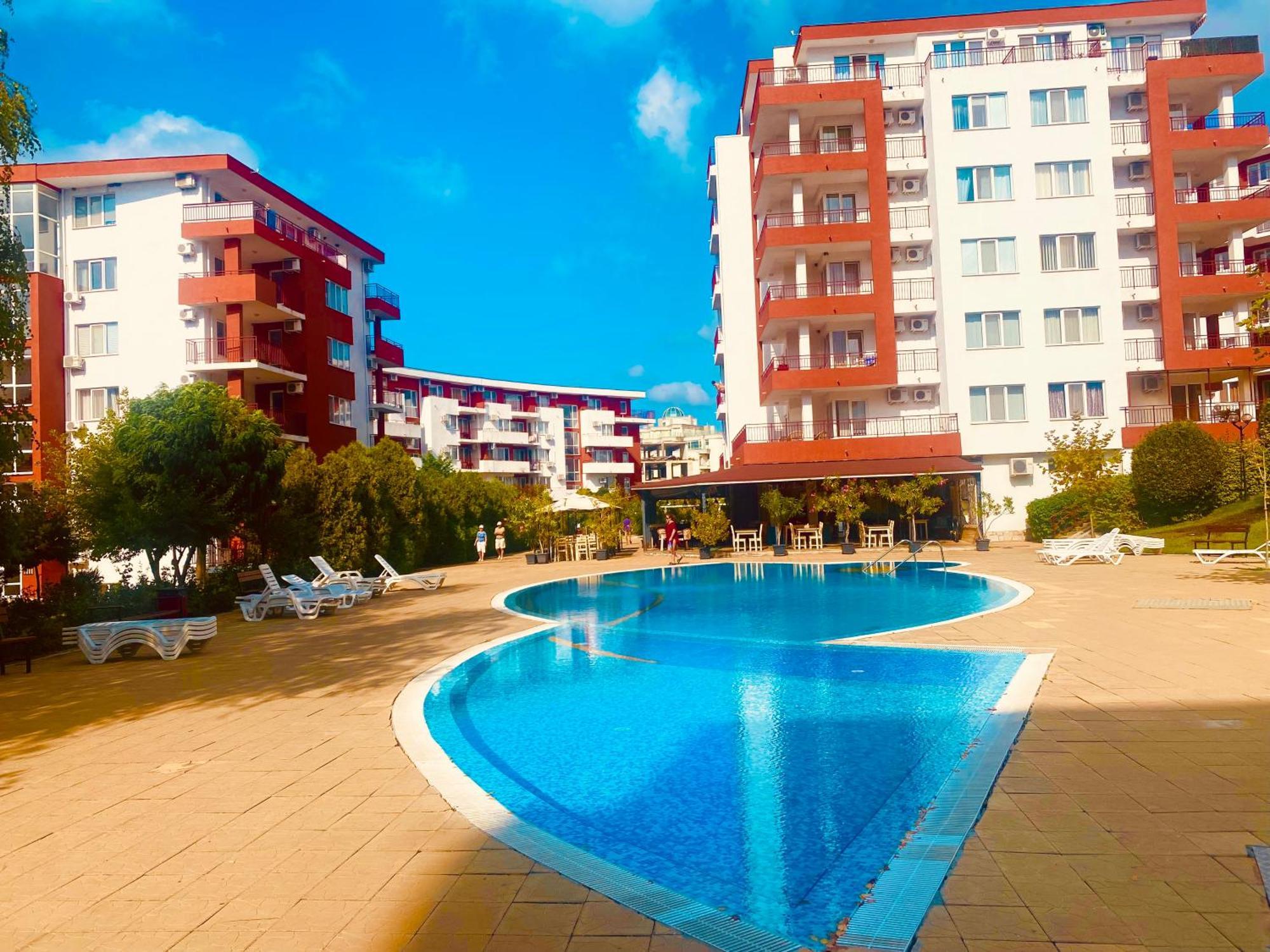 Apartment In Sveti Vlas Bagian luar foto